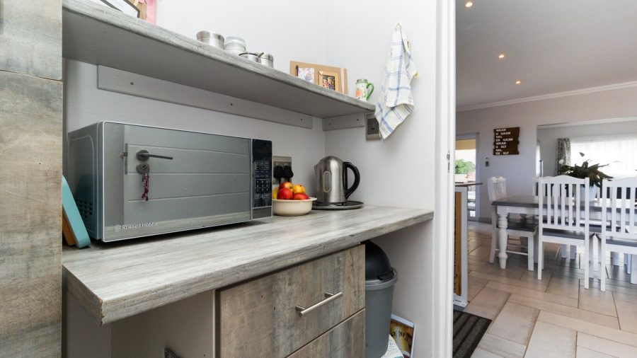 3 Bedroom Property for Sale in Berghof Western Cape